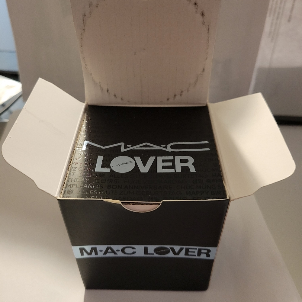 MAC Lover Candle NIB - Picture 6 of 8